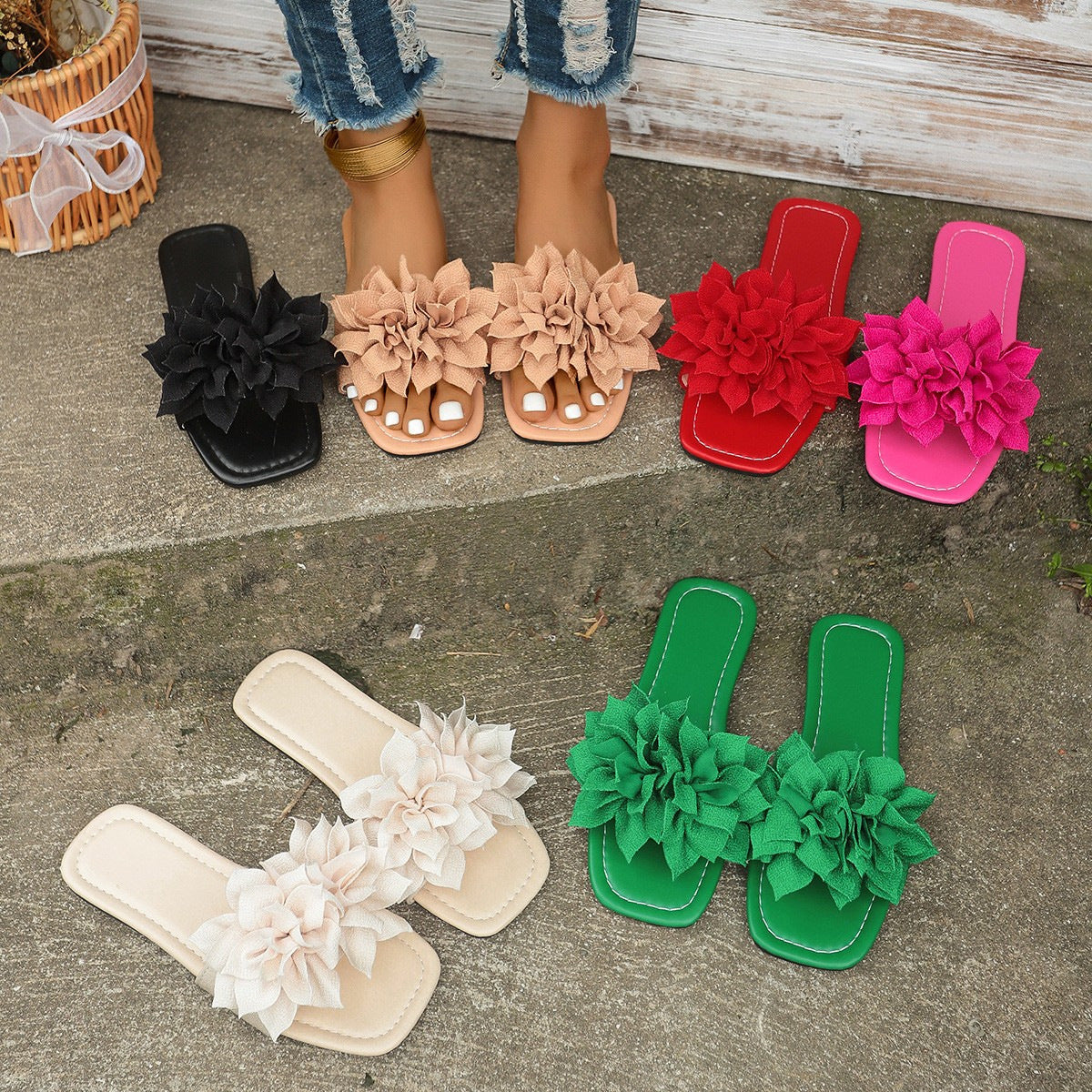 Fashionable Flat Flip-flops Versatile